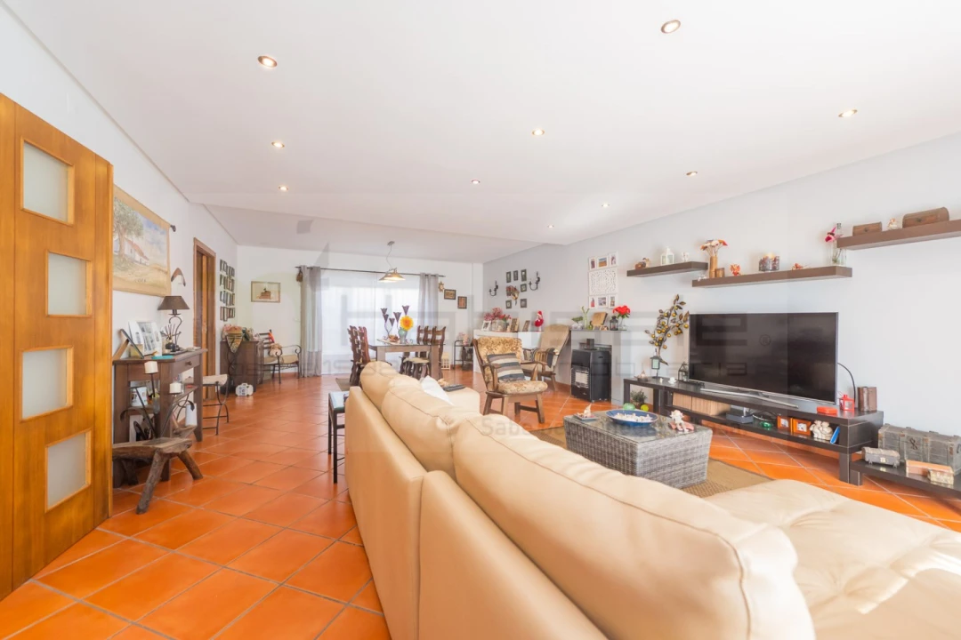 Moradia T4 para Venda em Pontinha e Famões Foto 5