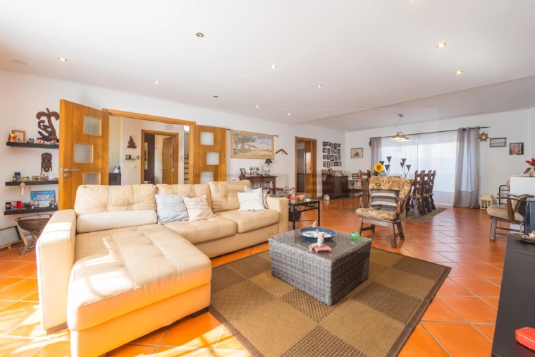 Moradia T4 para Venda em Pontinha e Famões Foto 6