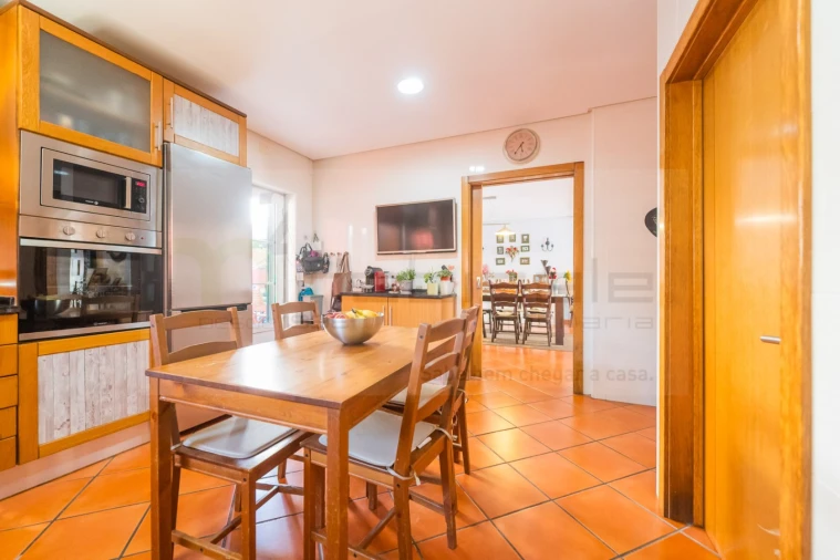 Moradia T4 para Venda em Pontinha e Famões Foto 15