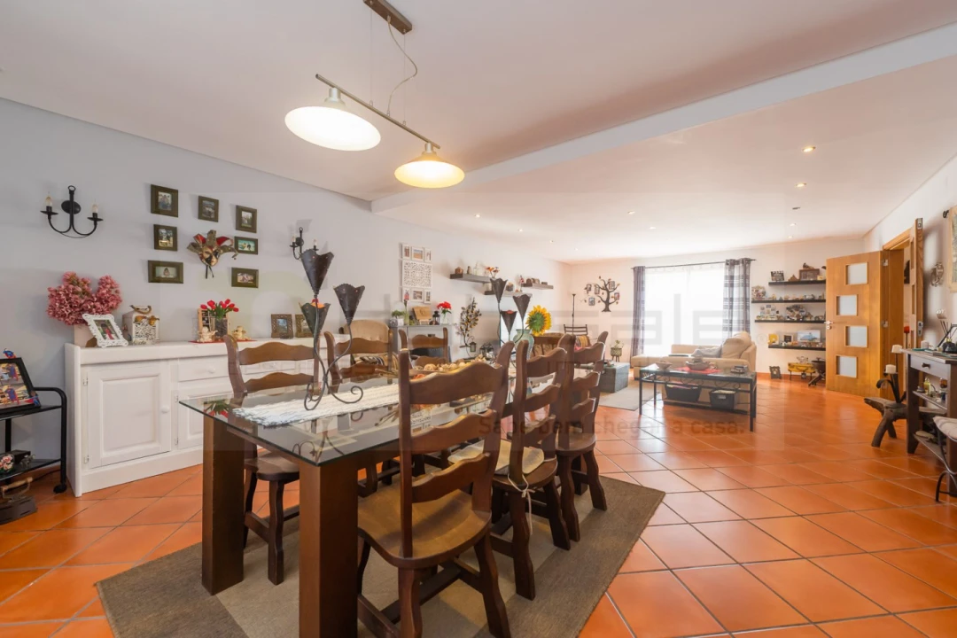 Moradia T4 para Venda em Ramada e Caneças Foto 9