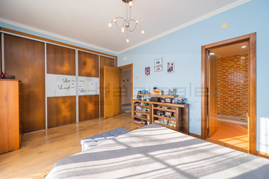 Moradia T4 para Venda em Ramada e Caneças Foto 34