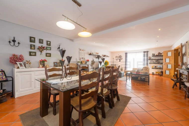 Moradia T4 para Venda em Ramada e Caneças Foto 9