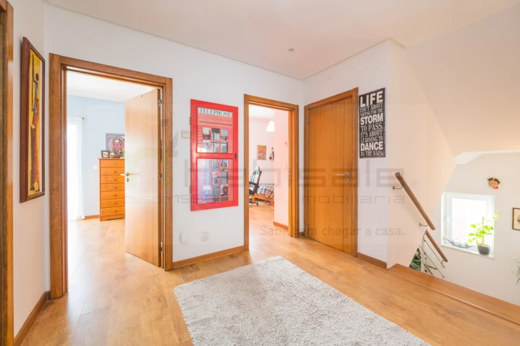 Moradia T4 para Venda em Ramada e Caneças Foto 28