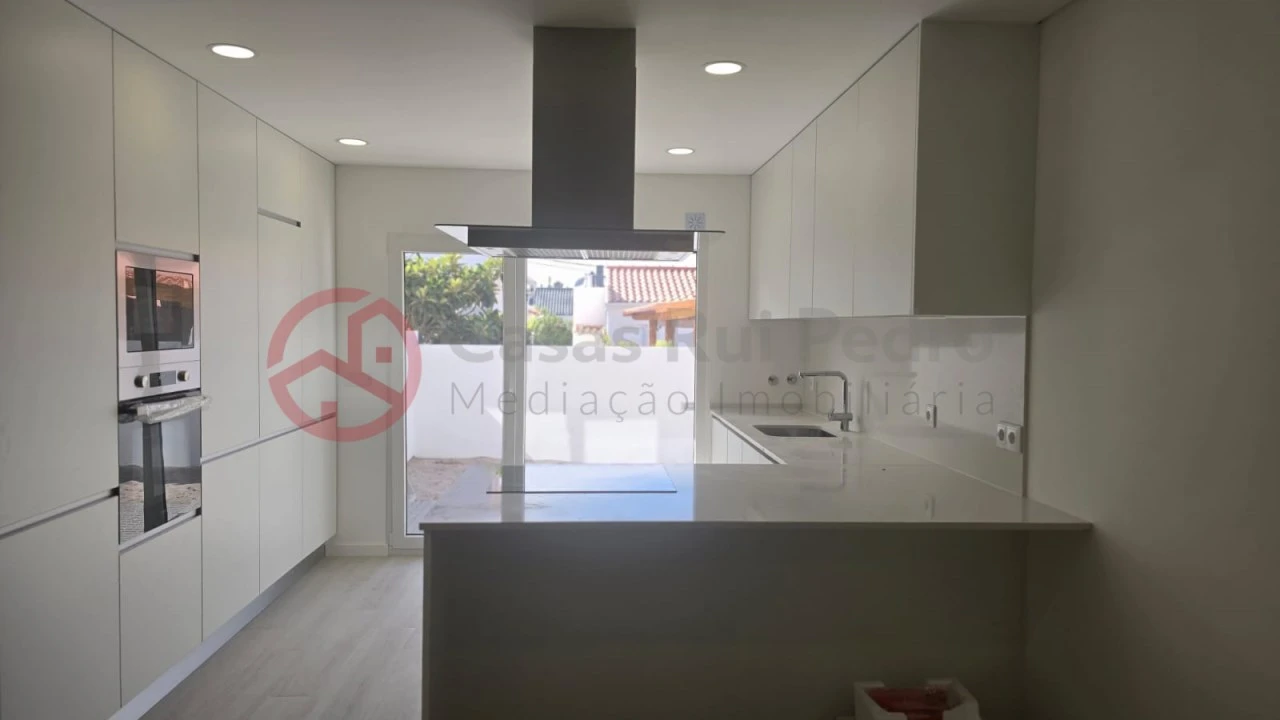 Moradia T3 para Venda em Fernao Ferro Foto 2