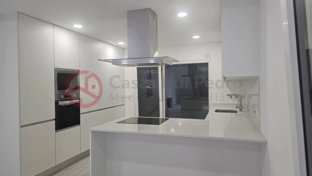 Moradia T3 para Venda em Fernao Ferro Foto 1