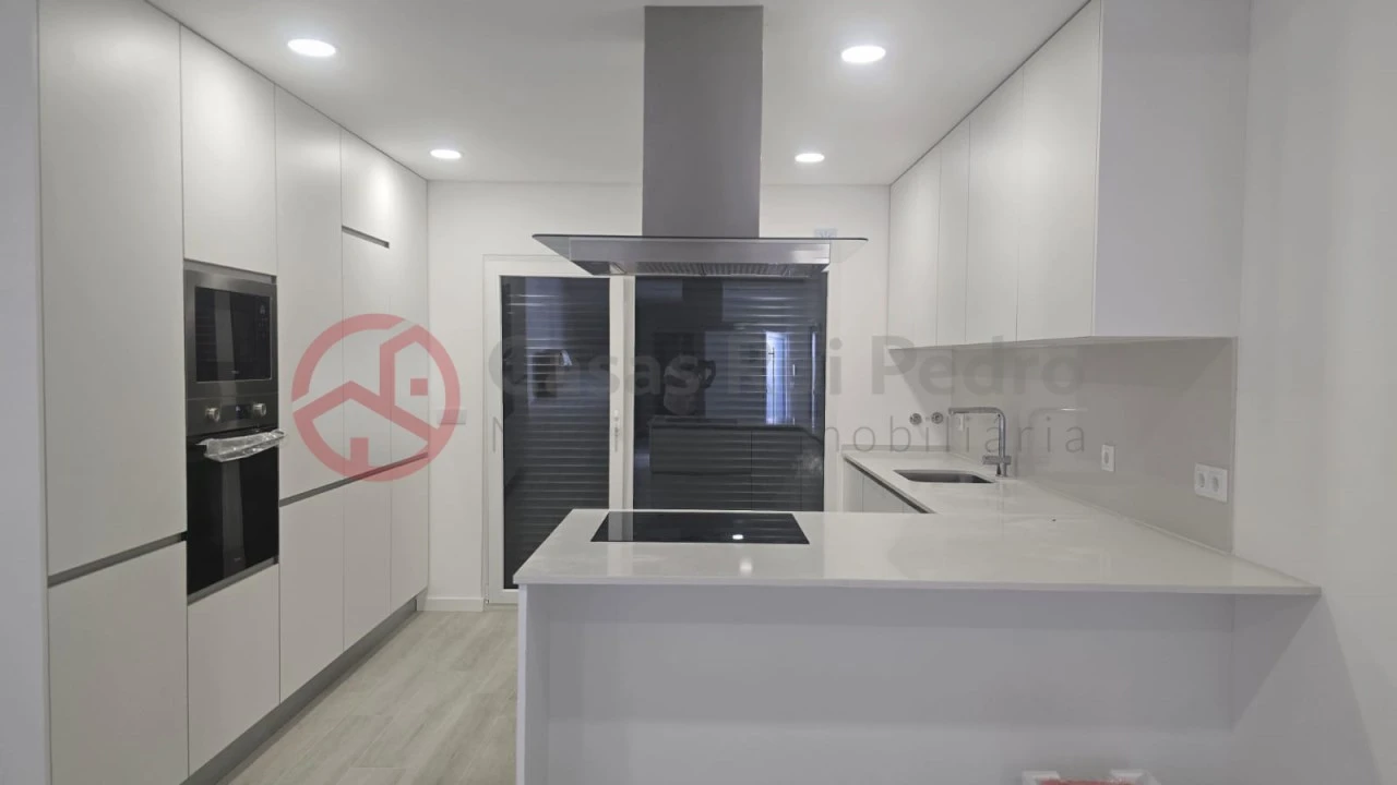 Moradia T3 para Venda em Fernao Ferro Foto 3