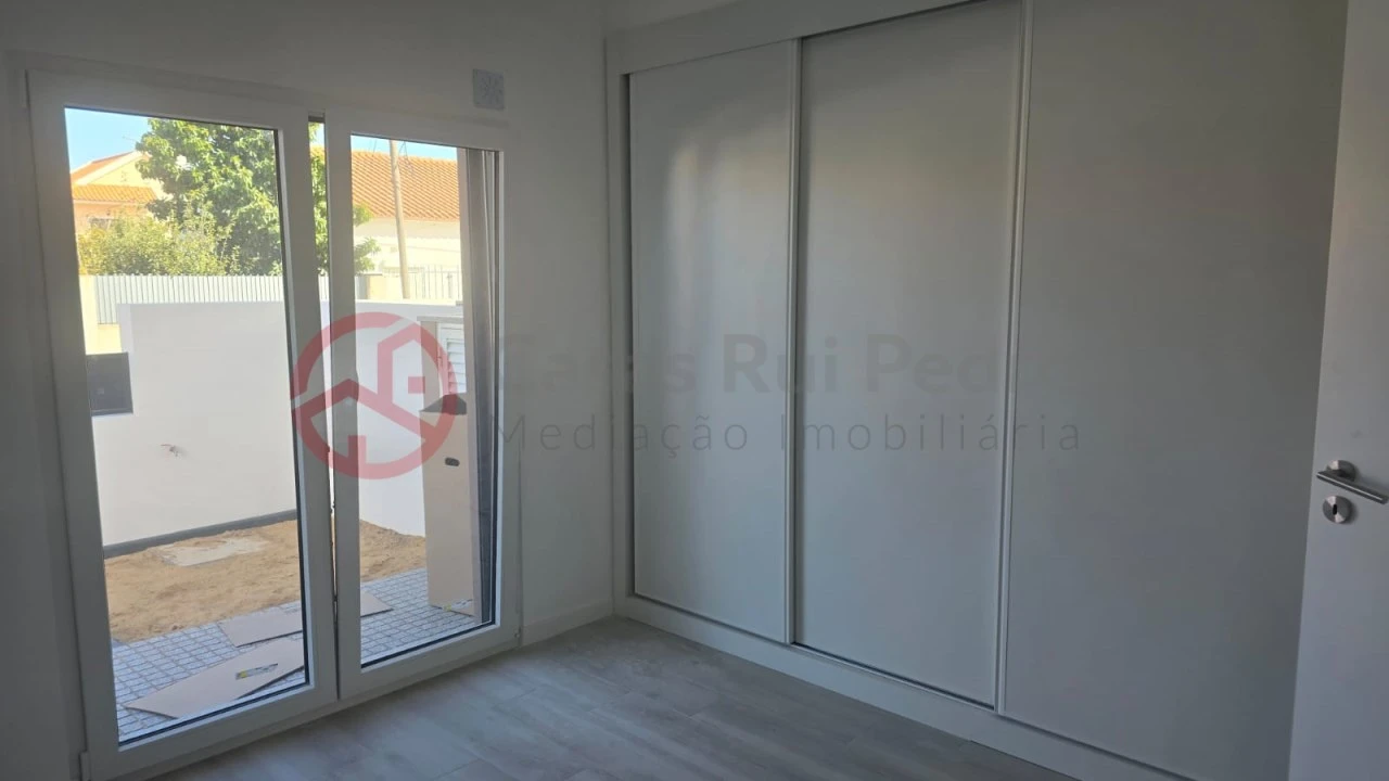 Moradia T3 para Venda em Fernao Ferro Foto 15