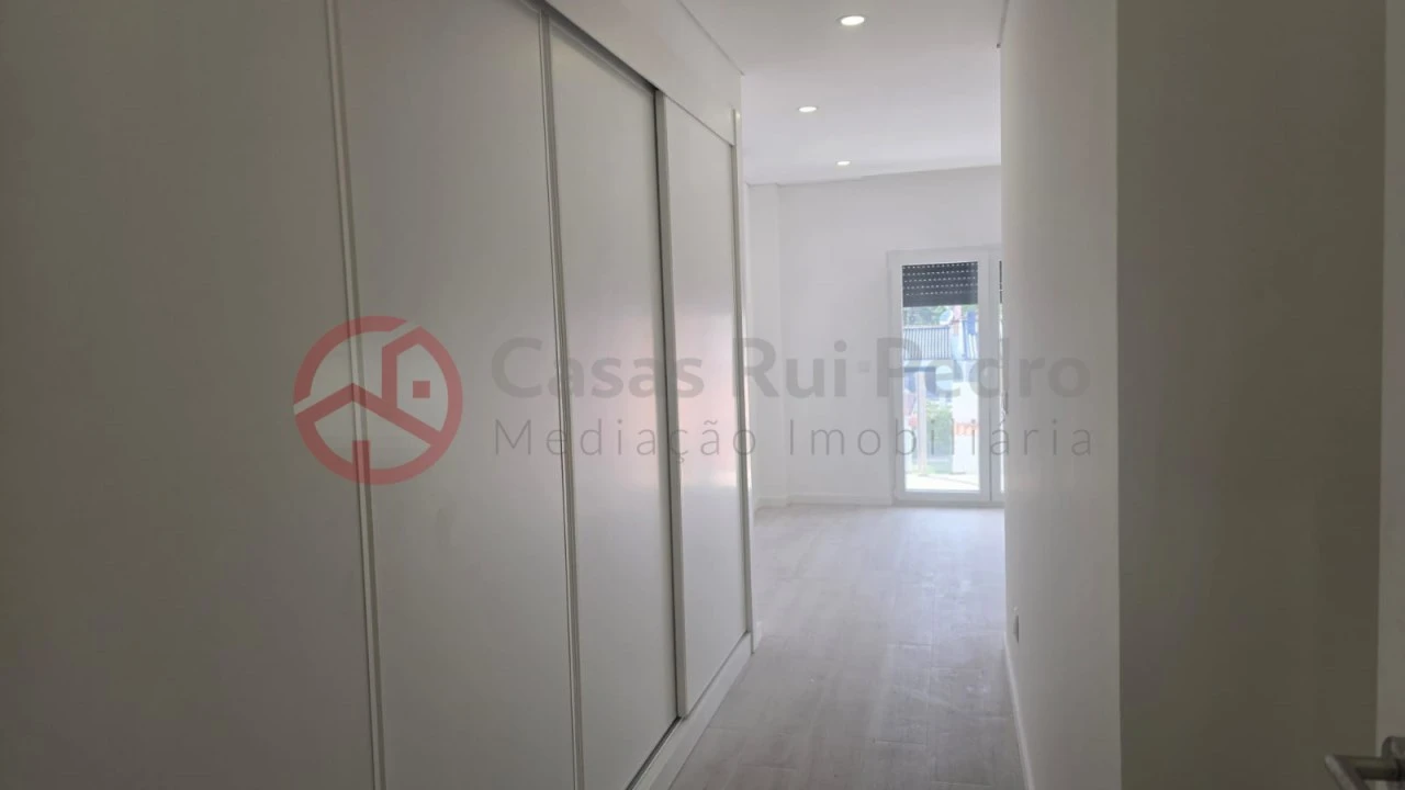 Moradia T3 para Venda em Fernao Ferro Foto 17