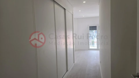 Moradia T3 para Venda em Fernao Ferro