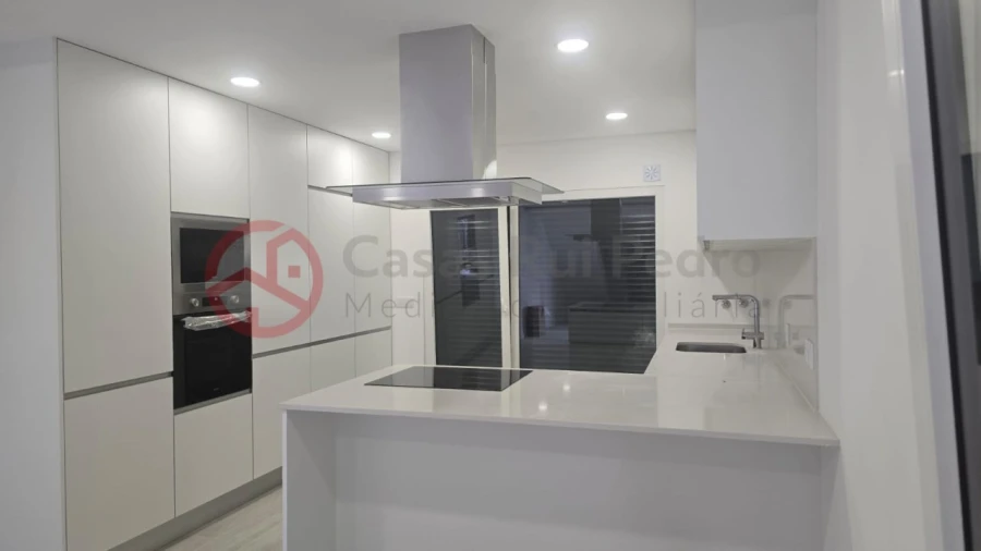 Moradia T3 para Venda em Fernao Ferro Foto 1