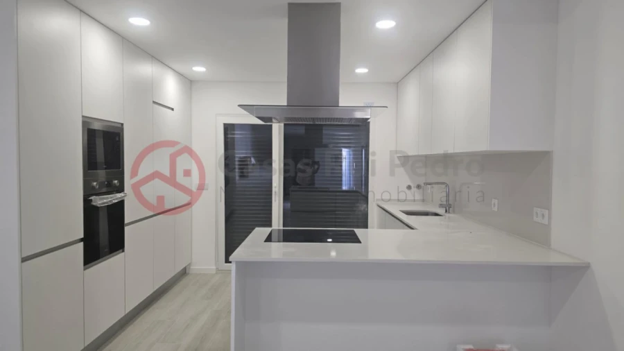 Moradia T3 para Venda em Fernao Ferro Foto 3