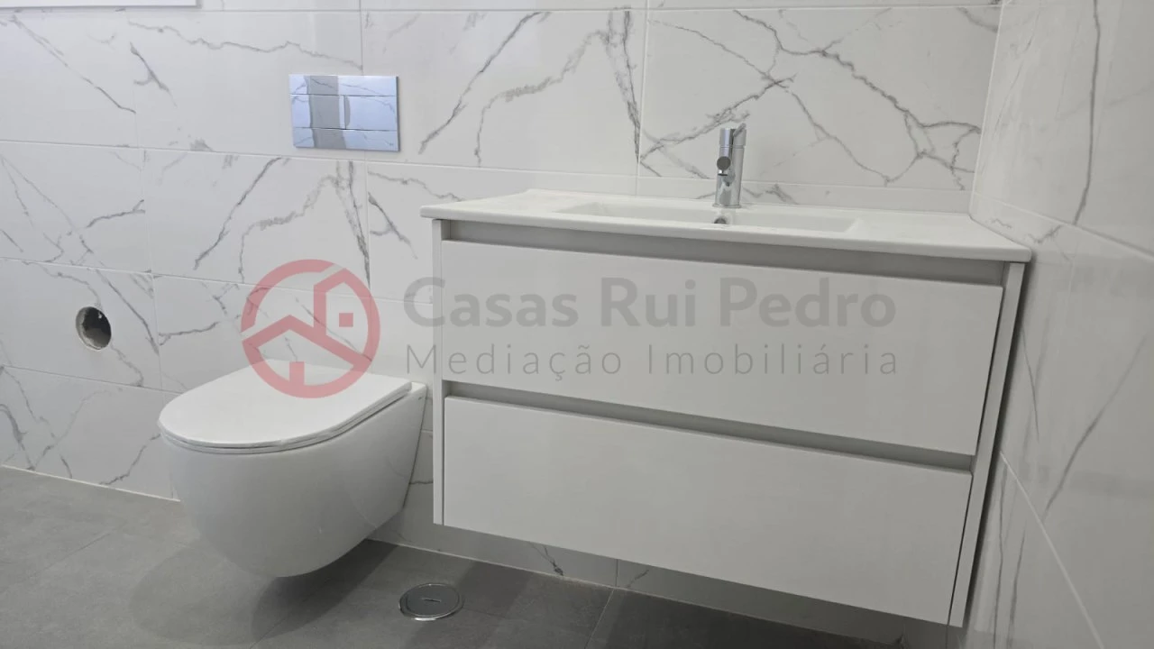 Moradia T3 para Venda em Fernao Ferro Foto 18