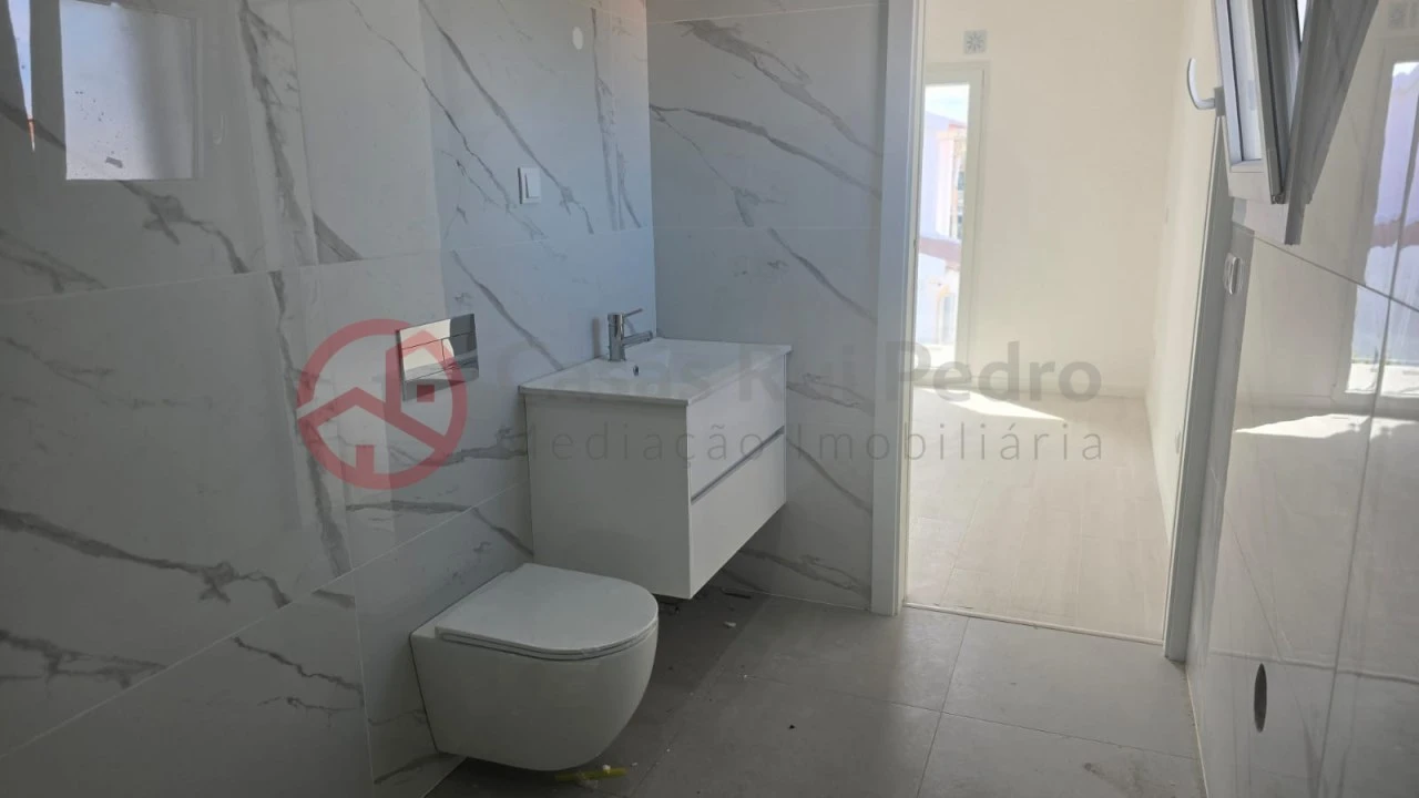 Moradia T3 para Venda em Fernao Ferro Foto 20