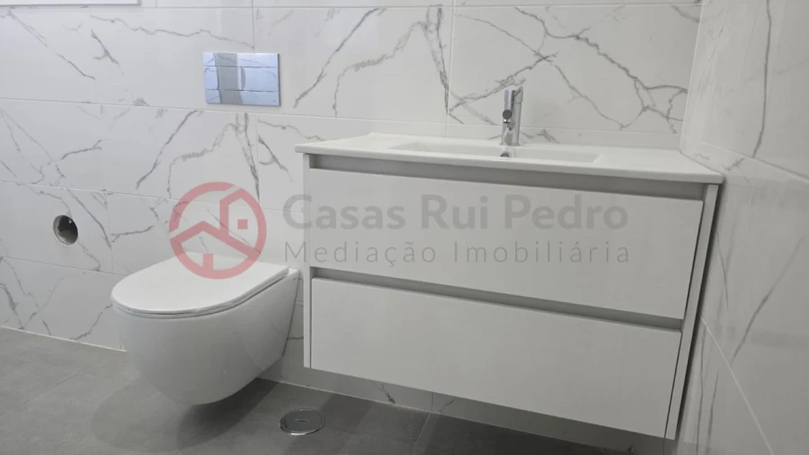Moradia T3 para Venda em Fernao Ferro Foto 18