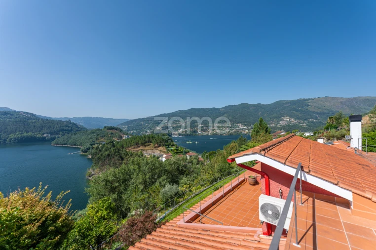 Moradia T6 para Venda em Vilar da Veiga Foto 37