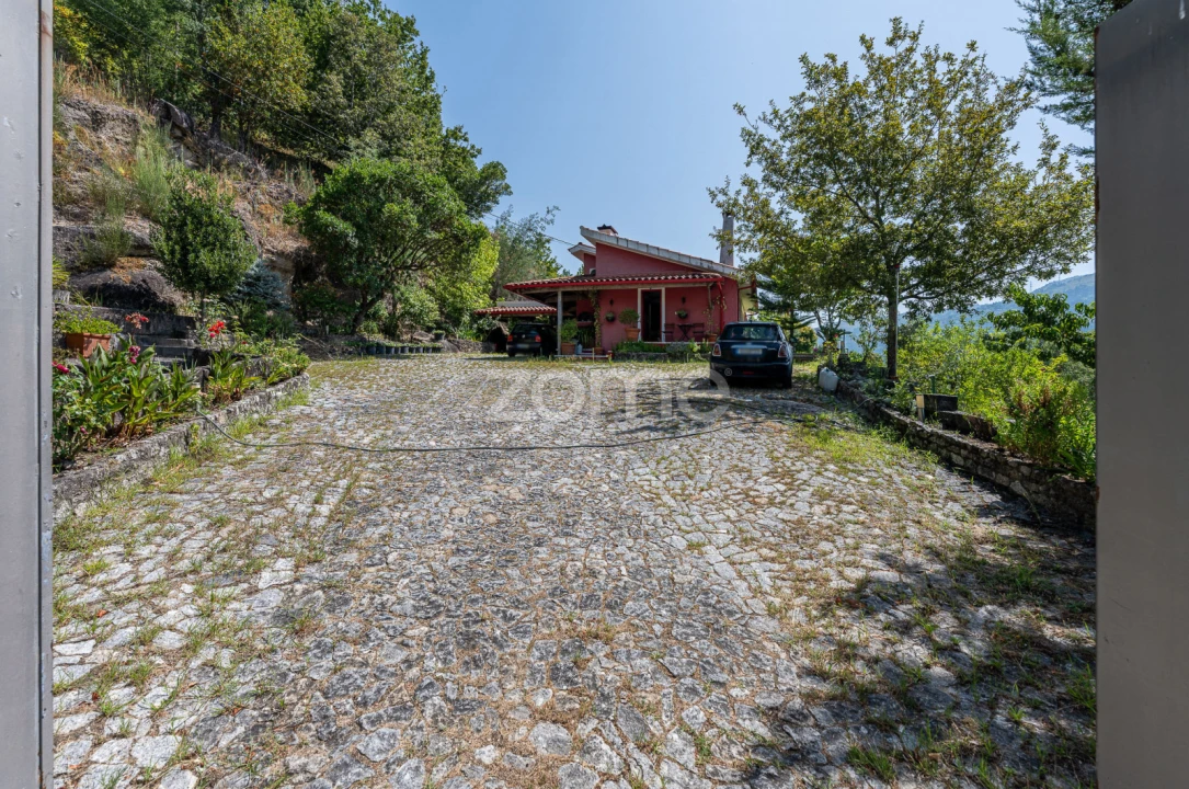 Moradia T6 para Venda em Vilar da Veiga Foto 2