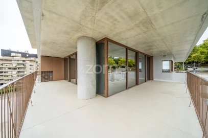 Apartamento T2 para Arrendamento em Aldoar, Foz do Douro e Nevogilde