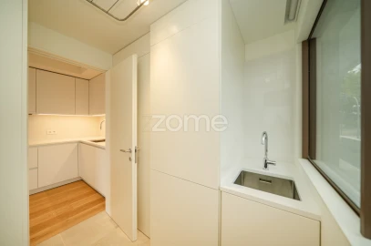 Apartamento T2 para Arrendamento em Aldoar, Foz do Douro e Nevogilde