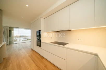Apartamento T2 para Arrendamento em Aldoar, Foz do Douro e Nevogilde