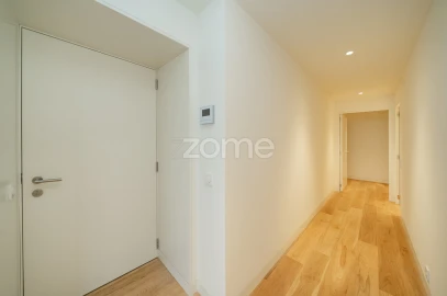 Apartamento T2 para Arrendamento em Aldoar, Foz do Douro e Nevogilde