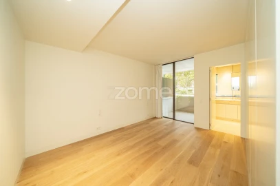 Apartamento T2 para Arrendamento em Aldoar, Foz do Douro e Nevogilde