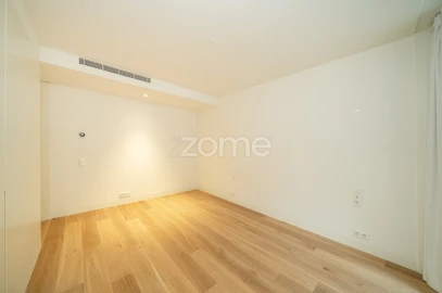 Apartamento T2 para Arrendamento em Aldoar, Foz do Douro e Nevogilde