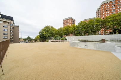 Apartamento T2 para Arrendamento em Aldoar, Foz do Douro e Nevogilde