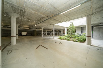 Apartamento T2 para Arrendamento em Aldoar, Foz do Douro e Nevogilde