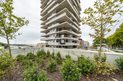 Apartamento T2 para Arrendamento em Aldoar, Foz do Douro e Nevogilde