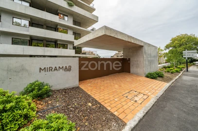 Apartamento T2 para Arrendamento em Aldoar, Foz do Douro e Nevogilde