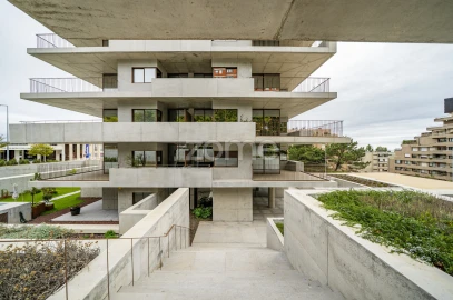 Apartamento T2 para Arrendamento em Aldoar, Foz do Douro e Nevogilde