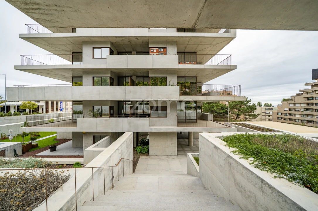 Apartamento T2 para Arrendamento em Aldoar, Foz do Douro e Nevogilde Foto 2