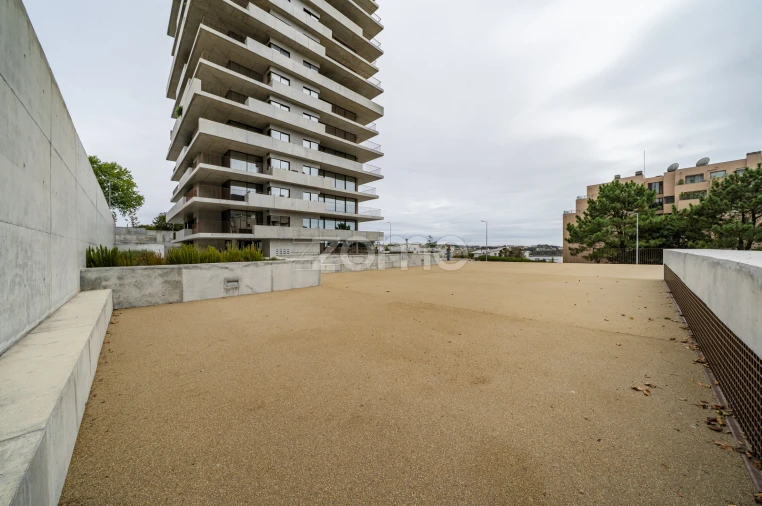 Apartamento T2 para Arrendamento em Aldoar, Foz do Douro e Nevogilde Foto 39