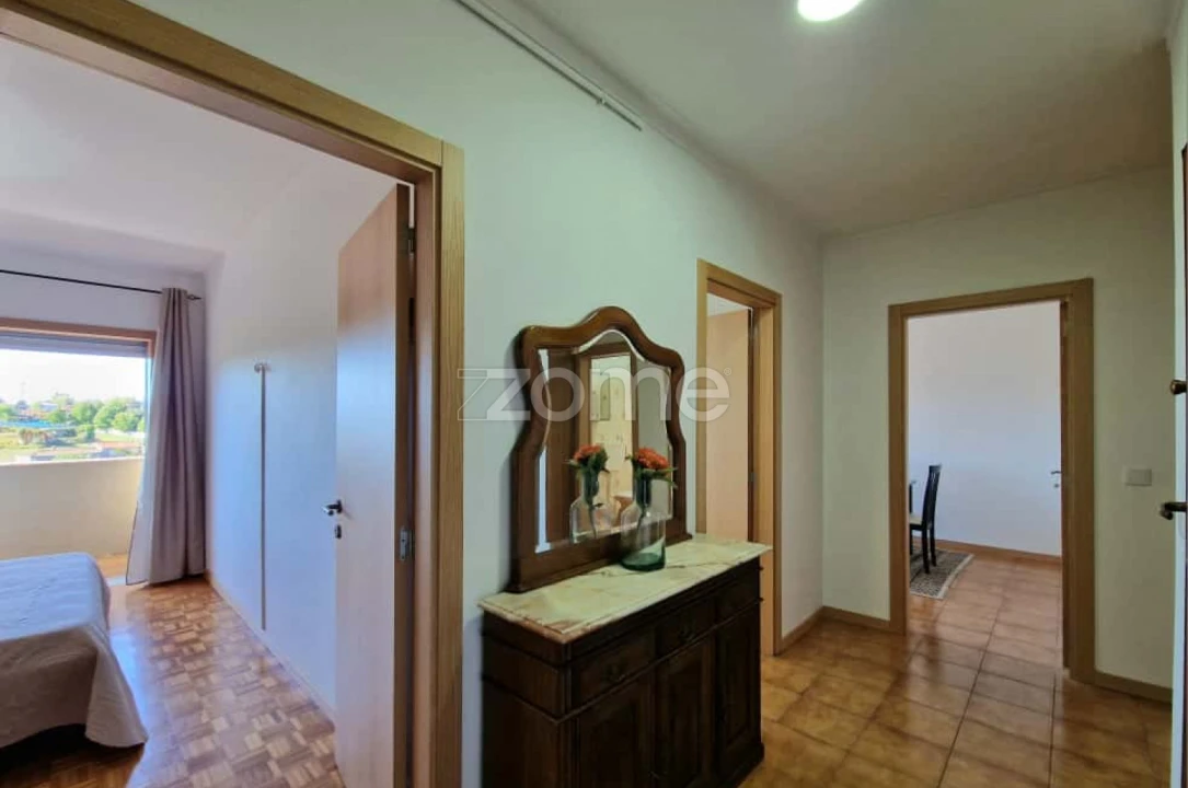 Apartamento T1 para Arrendamento em Braga (Maximinos, Sé e Cividade) Foto 8