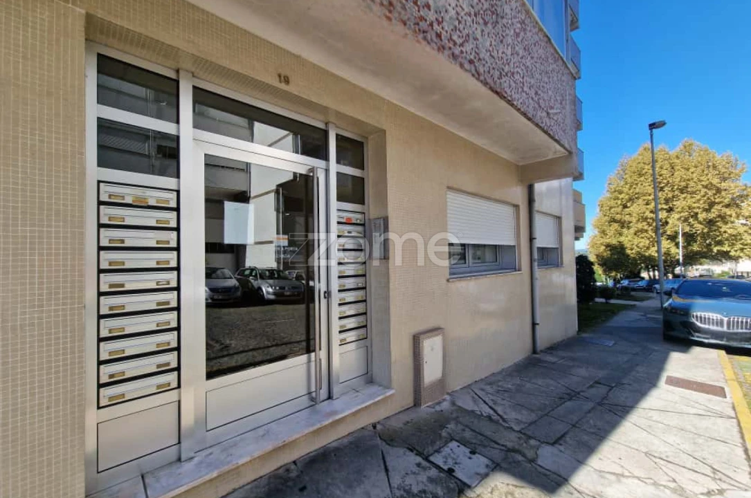 Apartamento T1 para Arrendamento em Braga (Maximinos, Sé e Cividade) Foto 3