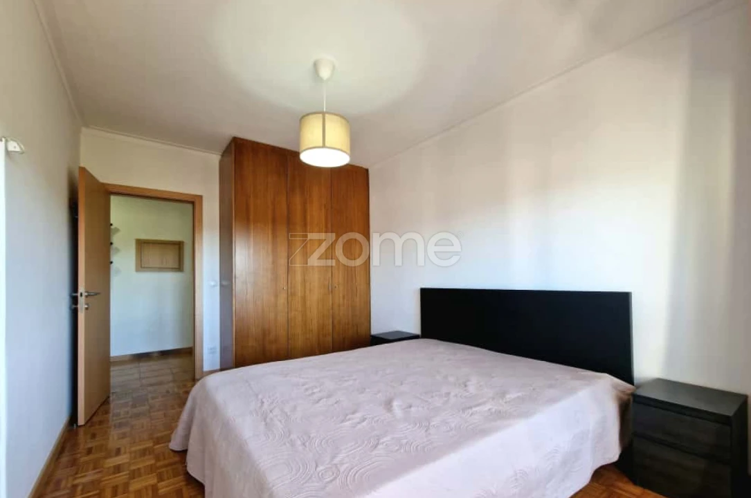 Apartamento T1 para Arrendamento em Braga (Maximinos, Sé e Cividade) Foto 12