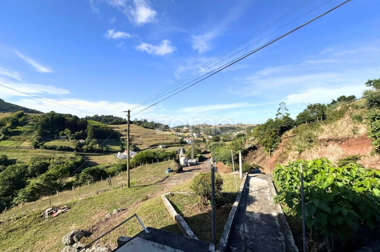 Moradia T2 para Venda em Santa Barbara Foto 3