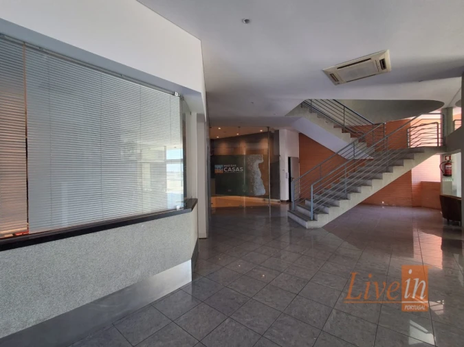 Loja para Arrendamento em Ericeira Foto 3