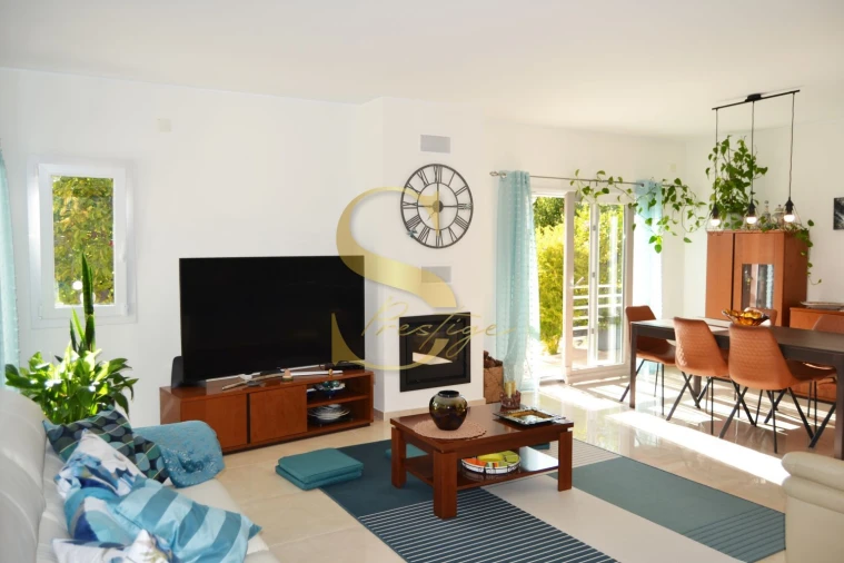 Moradia T4 para Venda em Gaeiras Foto 9