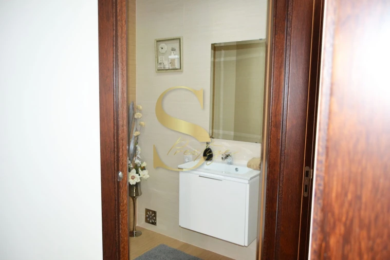 Moradia T4 para Venda em Gaeiras Foto 24