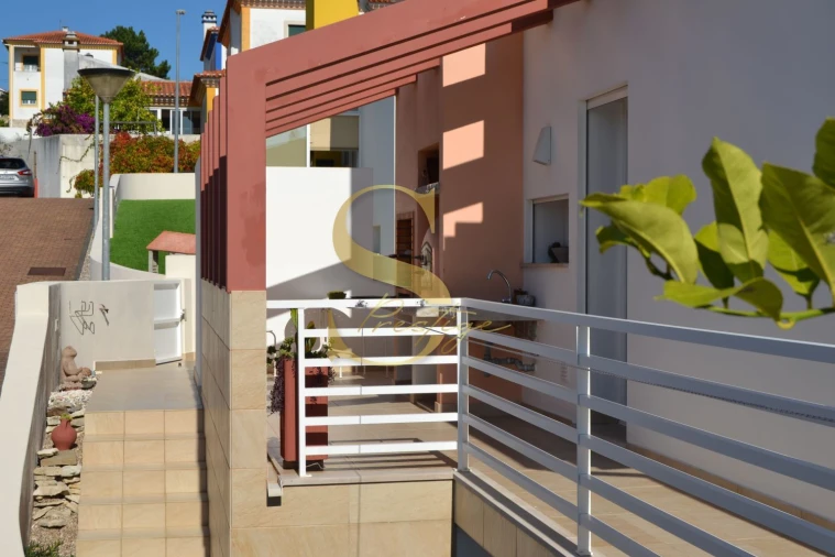 Moradia T4 para Venda em Gaeiras Foto 35