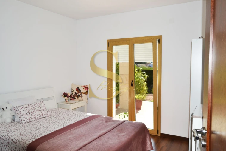 Moradia T4 para Venda em Gaeiras Foto 18