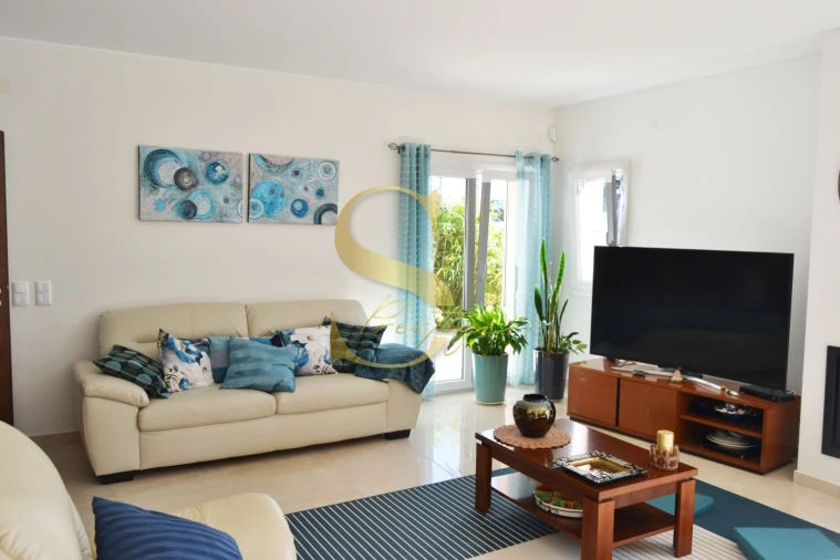 Moradia T4 para Venda em Gaeiras Foto 10