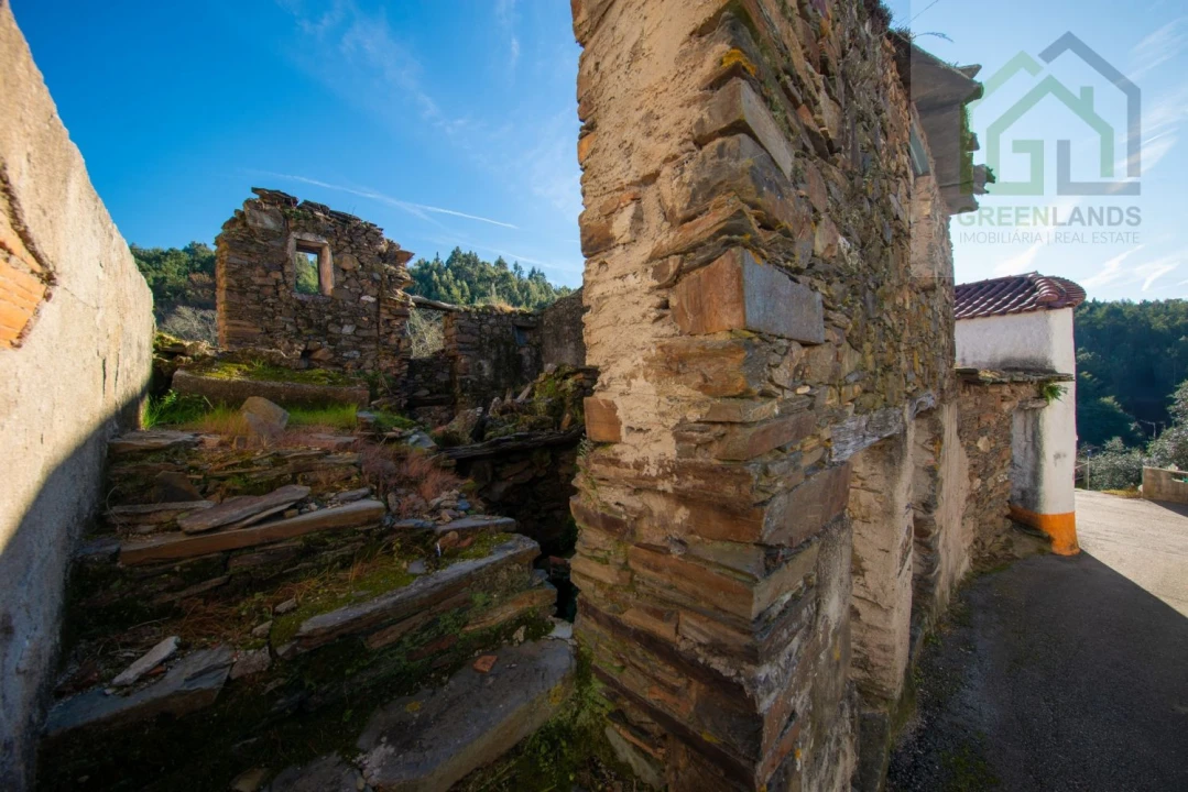 Moradia T2 para Venda em Gois Foto 3