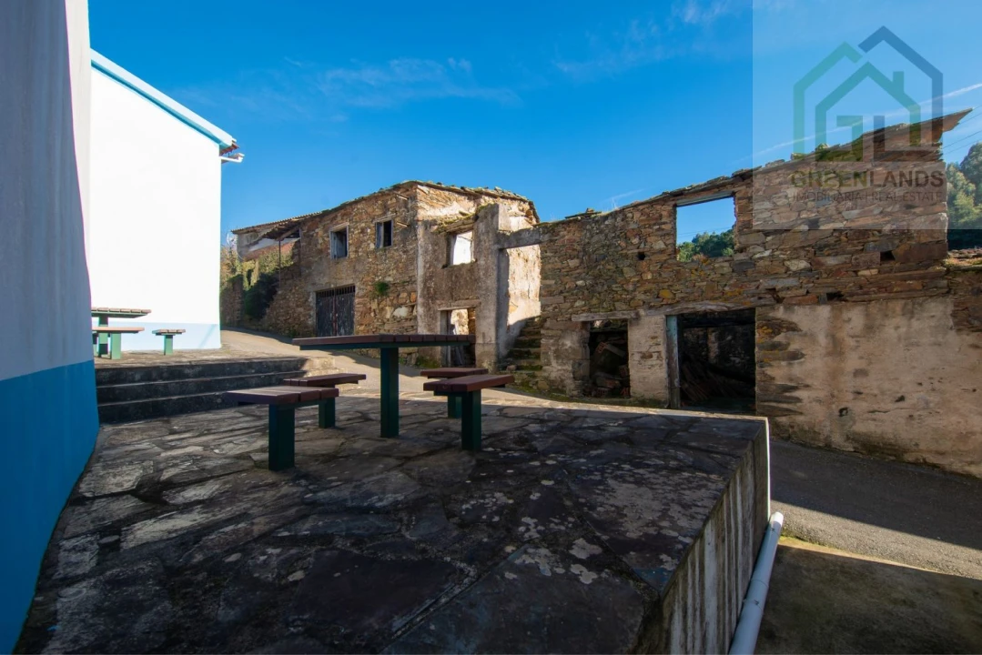 Moradia T2 para Venda em Gois Foto 2