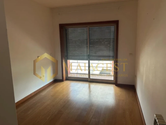 Apartamento T2 para Arrendamento em Nogueira e Silva Escura Foto 5
