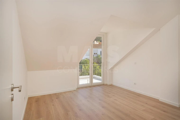 Apartamento T2 para Arrendamento em Beato Foto 8