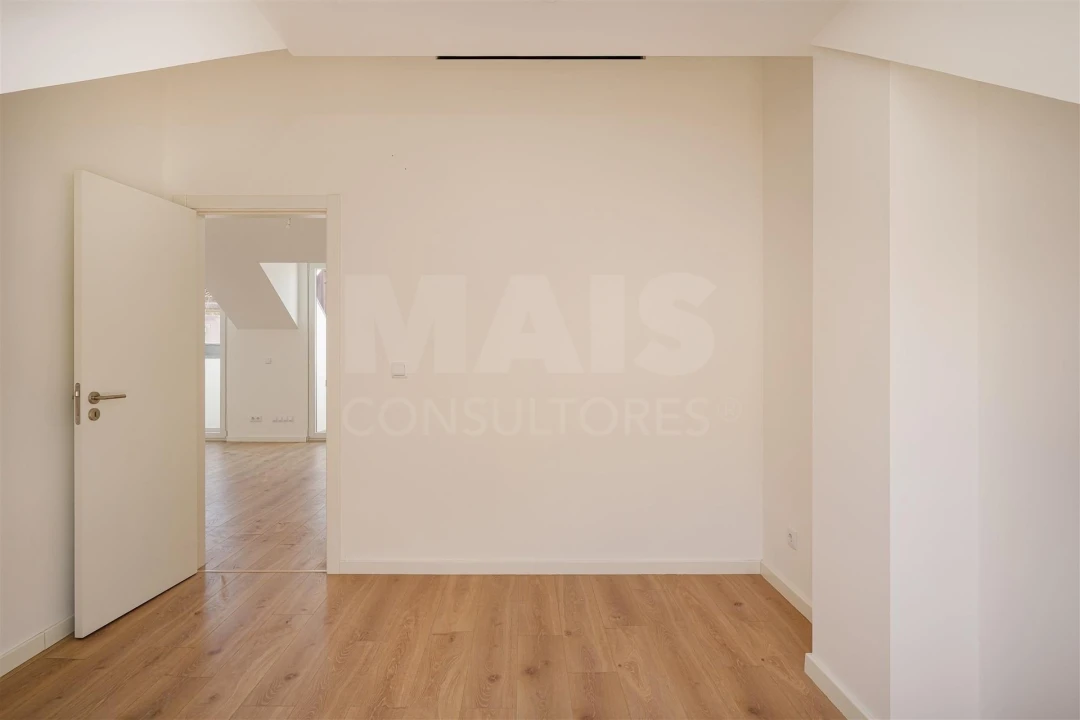 Apartamento T2 para Arrendamento em Beato Foto 7