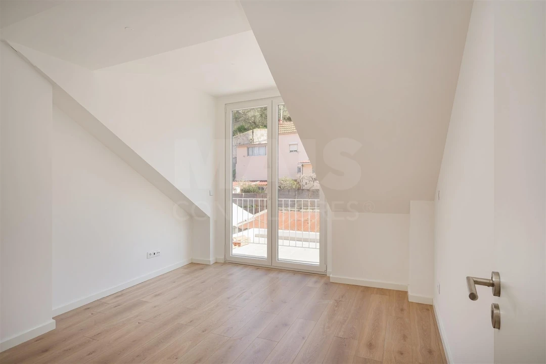 Apartamento T2 para Arrendamento em Beato Foto 6