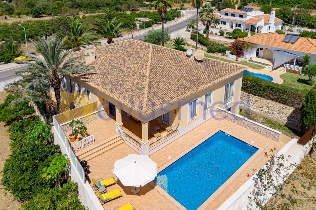 Moradia T4 para Venda em Albufeira e Olhos de Água Foto 8